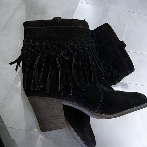 Sbicca “hard to find” BLACK Suede Macramé Fringe Boot. Vintage - Picture 4 of 16